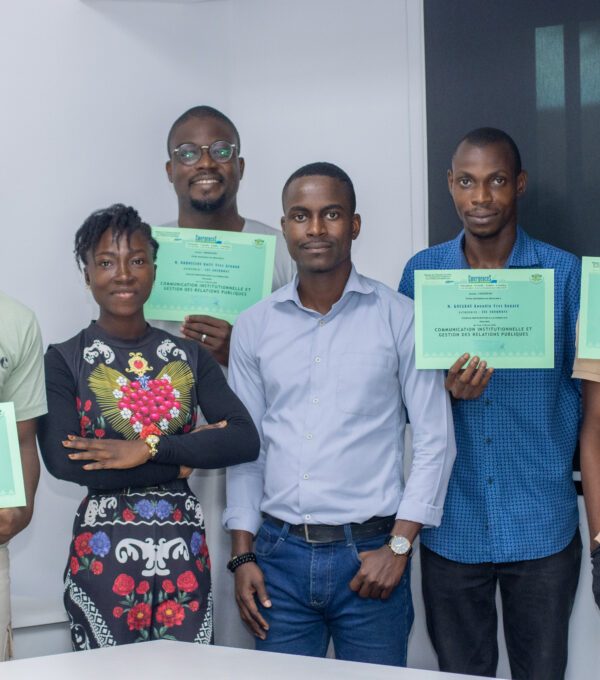 Thème : La communication institutionnelle et les relations publiques